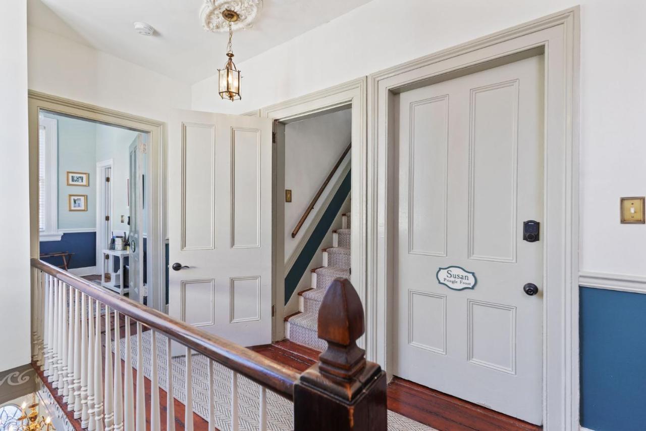 Daybed With Trundle In The Beautiful Ashley Inn 4 Blocks From King St Charleston Exterior foto